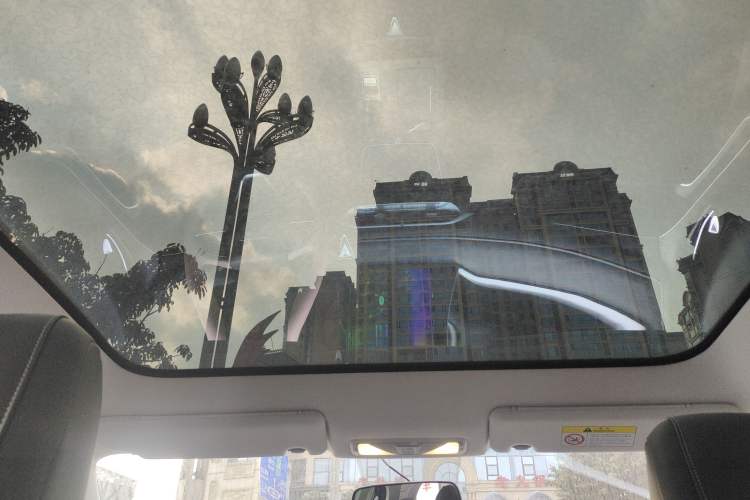 Used Venucia V 2022 260T Black Horse Edition – Top-Tier Choice Headliner