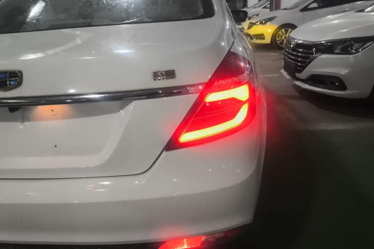 Used Geely Auto Emgrand 2017 Sedan Million Edition 1.5L Manual Luxury Model