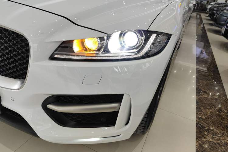 Used Jaguar F-PACE 2016 3.0 SC Four-Wheel Drive R-Sport Sport Edition
