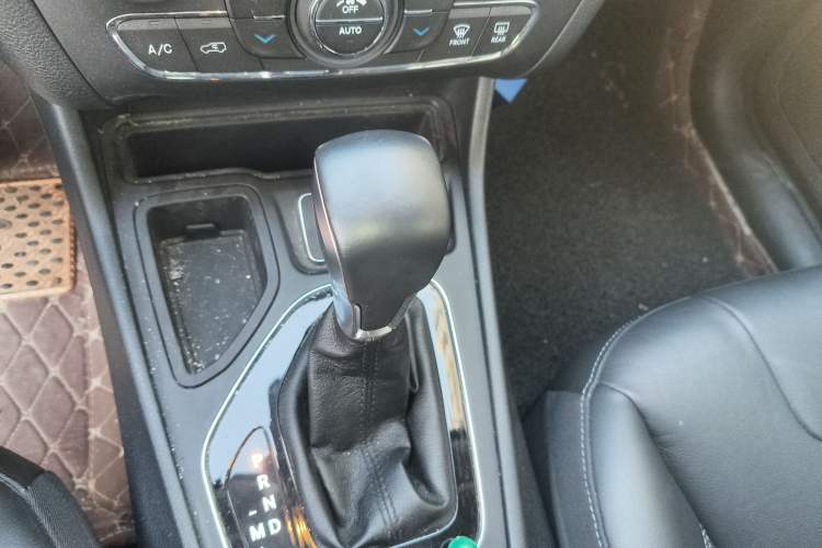 Used Jeep Cherokee 2019 2.0T 2WD Enjoyment Edition China V