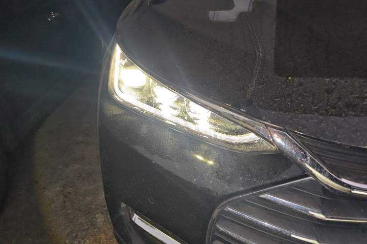 Used BYD Tang 2018 2.0T Automatic SmartConnect Prestige 7-Seater China V Standard