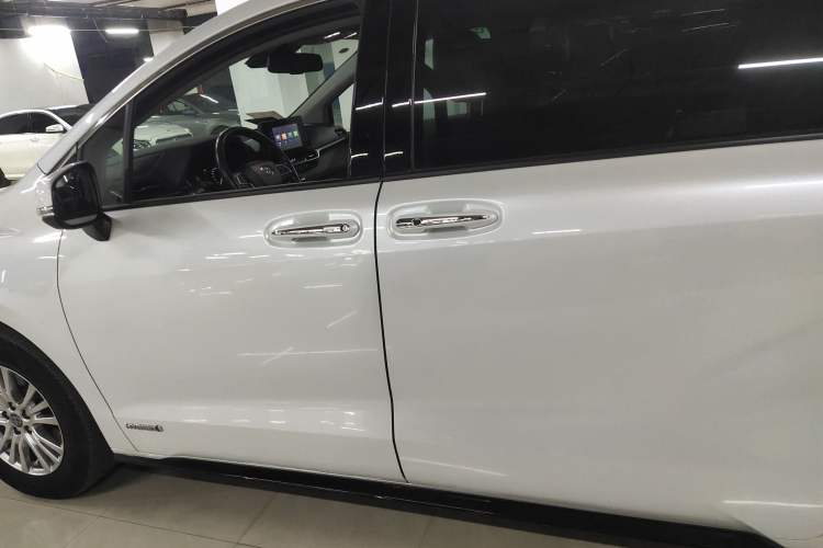 Used Toyota Sienna 2021 2.5L Hybrid Luxury Edition