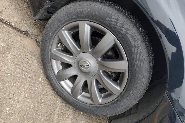 Used Nissan Teana 2009 Duke 2.5L XV VIP Deluxe Edition Right Front Wheel Hub