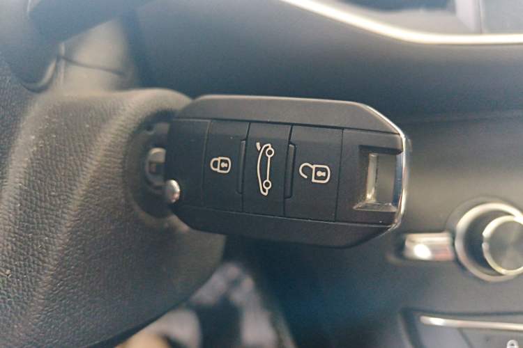 Used Peugeot 308S 2015 1.2T Automatic Jingchi Edition
