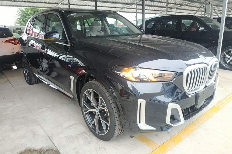 Used BMW X5 2023 xDrive 30Li Luxury M Sport Package