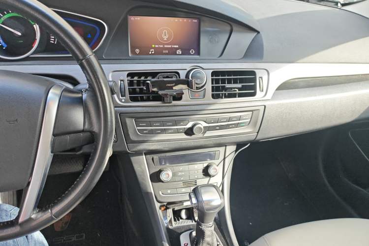 Used Roewe e550 2016 Deluxe Edition