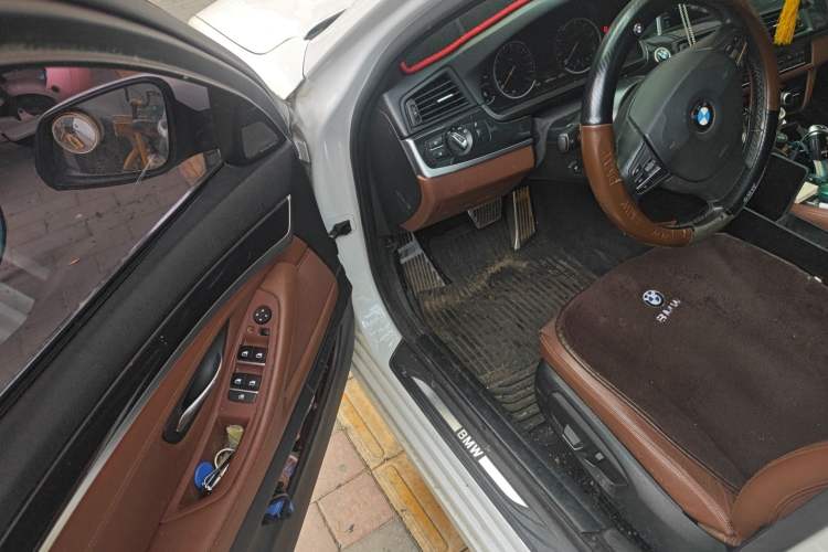 Used BMW 5 Series 2015 520i Elegant Edition
