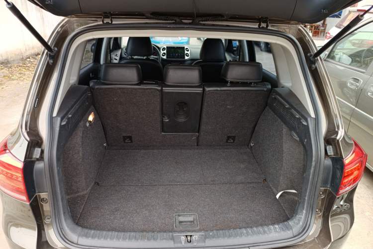 Used Volkswagen Tiguan 2016 280TSI Automatic Two-Wheel-Drive Silk Road Style Edition Trunk