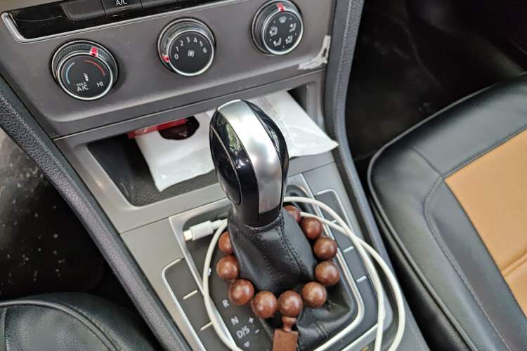 Used Volkswagen Golf 2015 1.6L Automatic Fashion Model