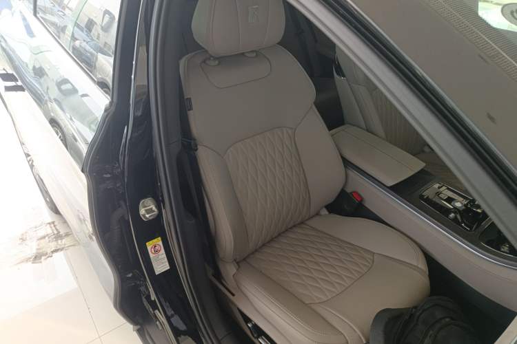 Used BYD Han 2025 DM-i Intelligent Driving Edition 125KM LiDAR Flagship Model Right Front Seat