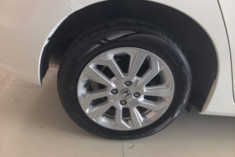 Used Honda Fit 2018 1.5L CVT Comfort Sunroof Version Right Rear Wheel Hub