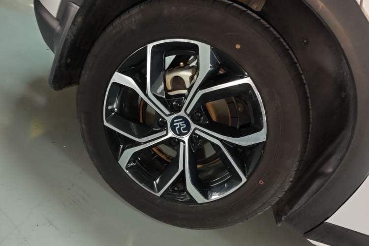 Used BYD Yuan PLUS 2024 Honor Edition 430KM Beyond Model Right Rear Wheel Hub