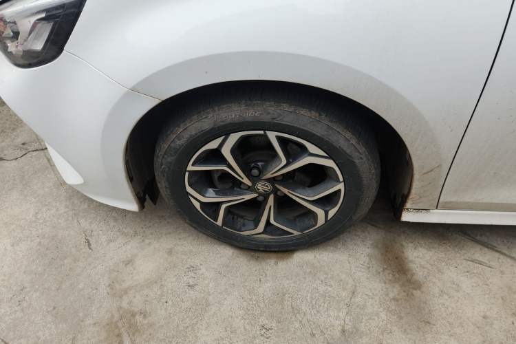 Used MG 5 2021 180 DVVT CVT Youthful Style Edition
