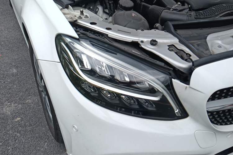 Used Mercedes-Benz C-Class 2019 C 180 L Fashion Edition Sport Version Right Front Headlight