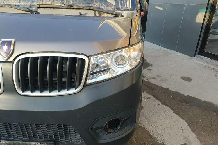 Used Jinbei Hiace X30 2020 1.5L Super-Comfortable Version China VI Standard SWC15M
