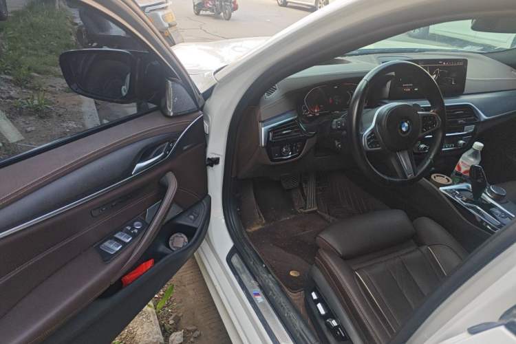 Used BMW 5 Series 2021 Restyled 530Li Luxury Edition M Sport Package Driver Seat