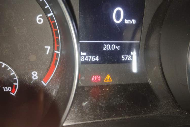 Used Volkswagen Golf Sportsvan 2018 230TSI Automatic Luxury Model Odometer Close Up