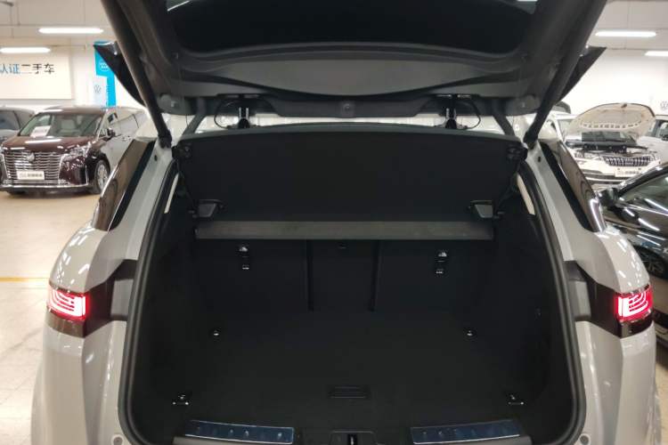 Used Land Rover Range Evoque 2022 Facelifted Aurora L 249 PS R-Dynamic Luxury Edition Trunk