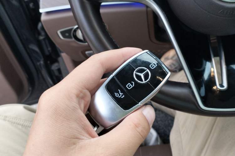 Used Mercedes-Benz E-Class 2021 Restyled E 300 L Luxury Edition Vehicle Key