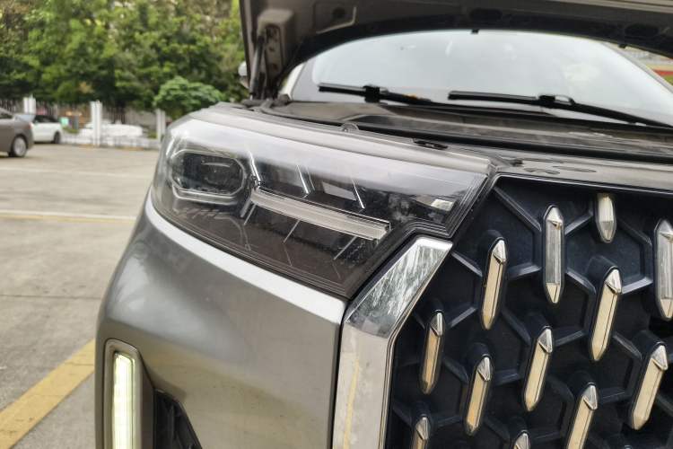 Used Bestune T99 2020 20TD Automatic Luxury Edition Right Front Headlight