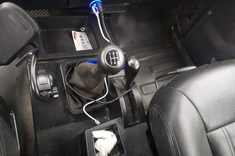 Used BAW 212 Classic 2016 2.0L Van Four-wheel Drive Luxury Version China IV
