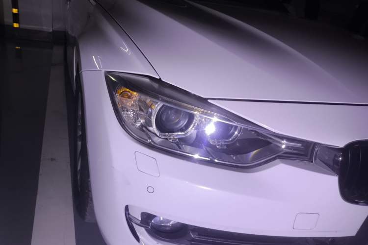 Used BMW 3 Series 2013 320Li Fashion Model Right Front Headlight