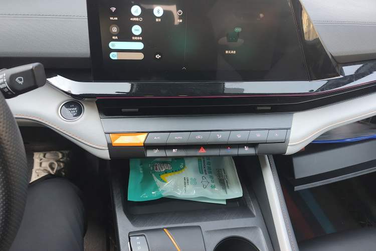 Used Changan UNI-V iDD 2024 Blue Whale Smart Electric iDD 136km Luxury Model