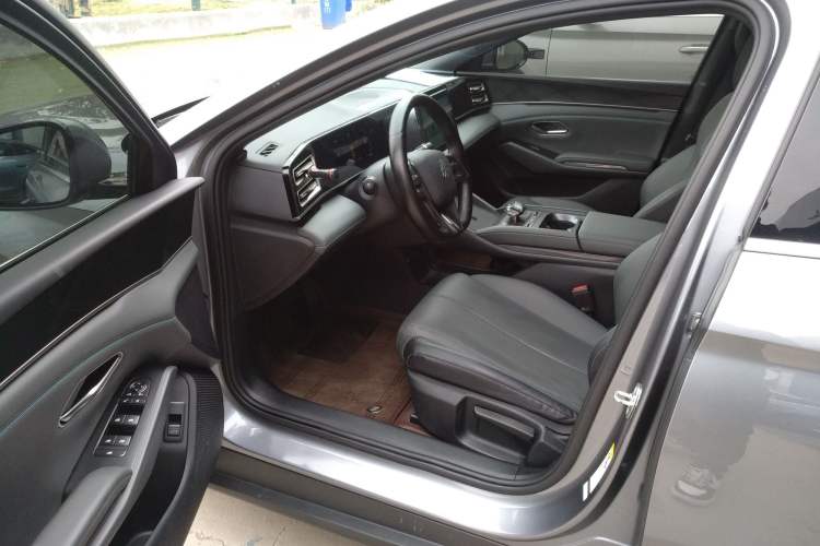 Used BYD Qin L 2024 DM-i 80KM Leading Model
