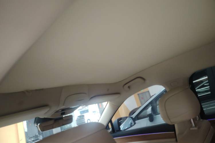 Used Hima AITO M5 2022 Pure Electric Rear-Drive Standard Edition Headliner