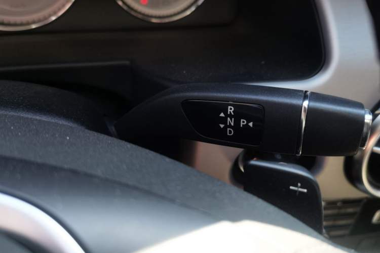 Used Mercedes-Benz GLK-Class 2013 GLK 300 4MATIC Dynamic Sunroof Model