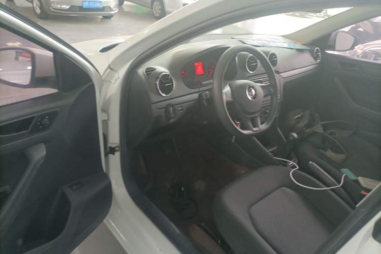 Used Volkswagen Jetta 2019 Dream Edition 1.5L Manual Fashion Version
