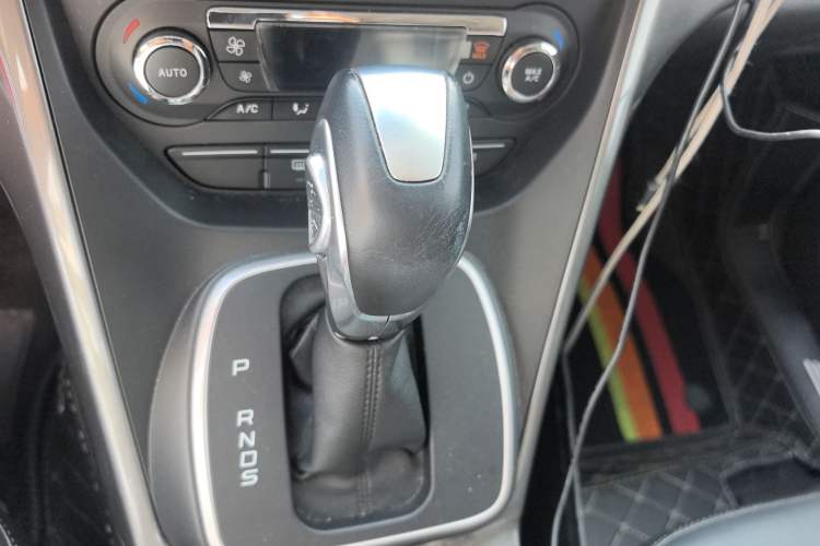 Used Ford Kuga 2015 1.5L GTDi Four-Wheel-Drive Elite Model
