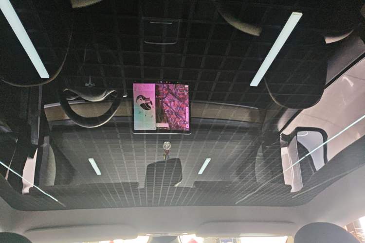 Used Tesla Model Y 2021 Standard Range Rear-Wheel Drive Version Headliner