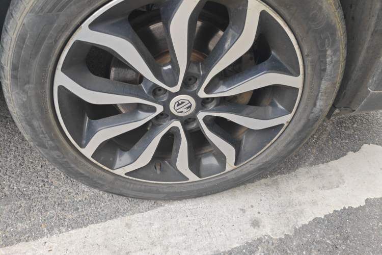 Used MG GS 2016 1.5TGI TST Luxury Edition Right Front Wheel Hub