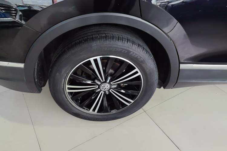 Used Volkswagen Tiguan L 2020 330TSI Automatic Two-Wheel Drive Panoramic Comfort Edition China VI Standard Right Rear Wheel Hub