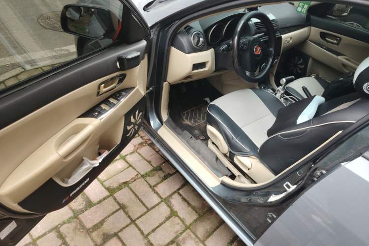 Used Mazda 3 2010 1.6L Manual Classic Stylish Version
