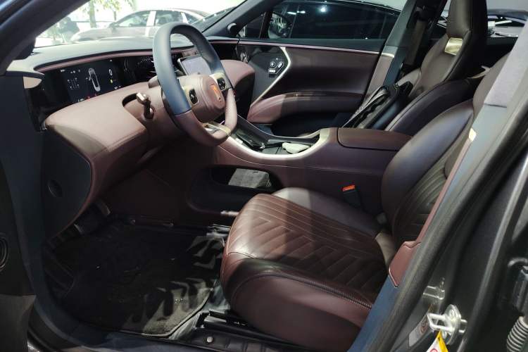 Used Avatr 11 2023 HarmonyOS Version Smart Enjoyment Upgrade Model 90-Degree Rear-Wheel Drive Edition