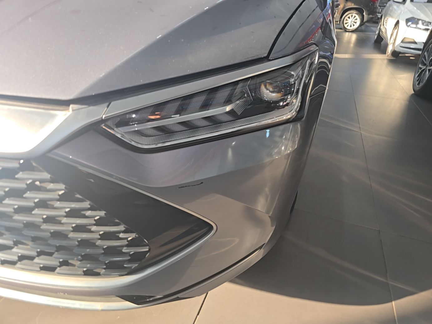 BYD Qin PLUS 2024 HONOR Edition DM-i 55KM Leading Model — снимка 8