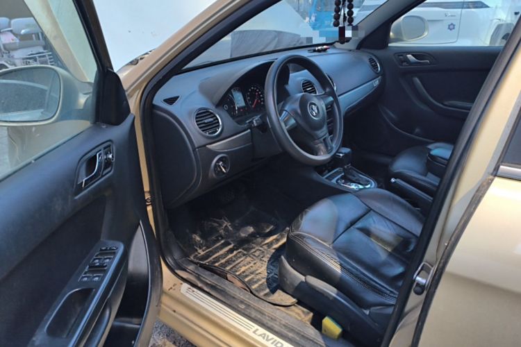 Used Volkswagen Lavida 2011 1.6L Automatic Premium Edition Driver Seat