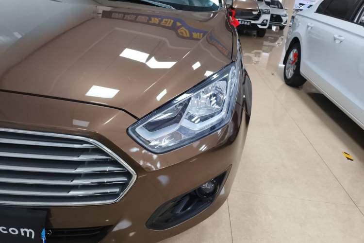 Used Ford Escort 2015 1.5L Automatic Comfort Edition Left Front Headlight