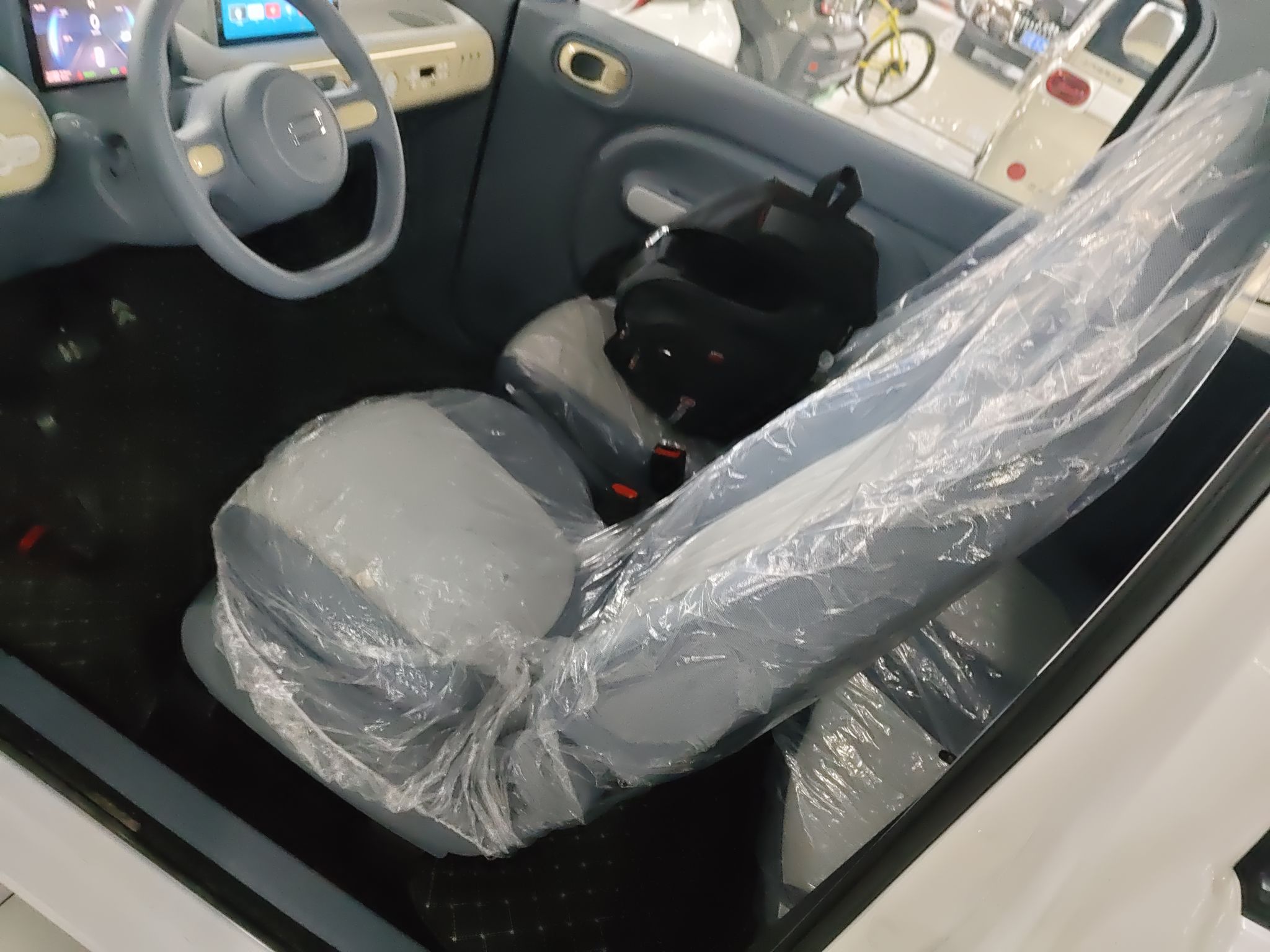 Переднее сиденье в автомобиле