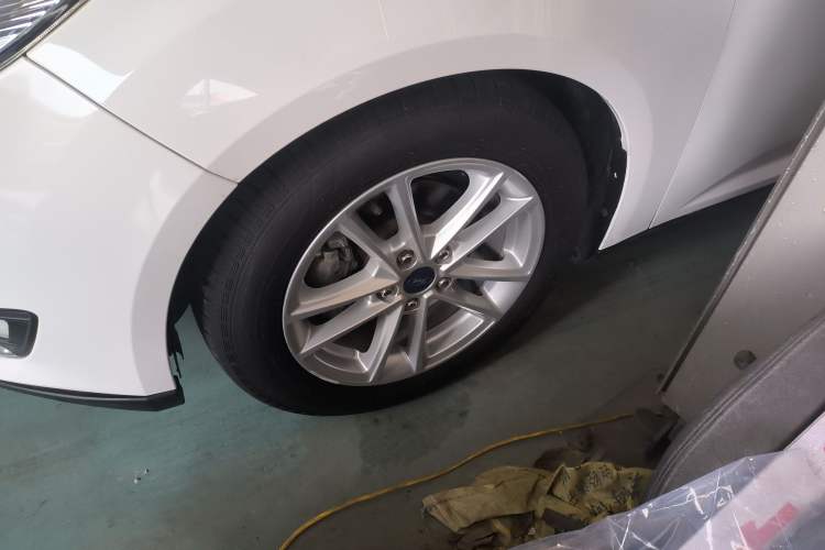 Used Ford Focus 2017 Hatchback EcoBoost 125 Automatic - Ultra-Powerful Style Edition with Smart Drive Features