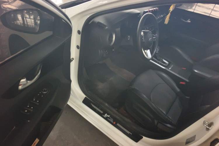 Used Kia K3 2020 1.5L CVT New Sharp Edition with Sunroof Driver Seat