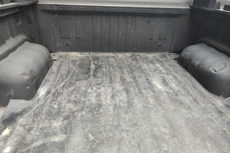 Used CHANGAN Hunter 2024 Knight Edition Flagship Model Dual-Motor All-Wheel Drive Standard Box
