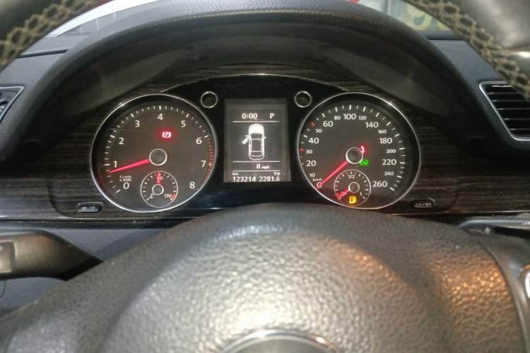 Used Volkswagen Magotan 2012 Facelift 2.0 TSI Prestige Model
