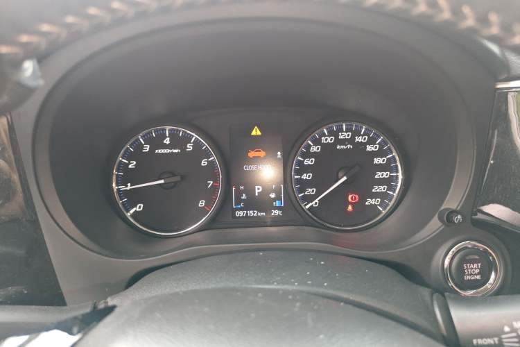 Used Mitsubishi Outlander 2019 2.0L Two-Wheel Drive Comfort Edition 7-Seater China VI Standard