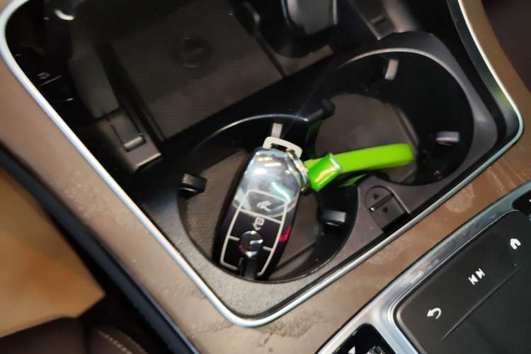 Used Mercedes-Benz GLC 2020 Facelift GLC 300 L 4MATIC Dynamic Edition
