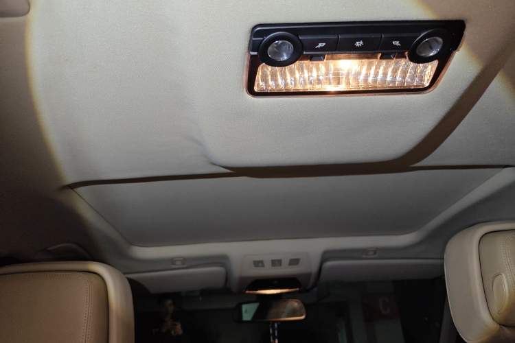 Used BMW 5 Series 2011 523Li Luxury Model Headliner