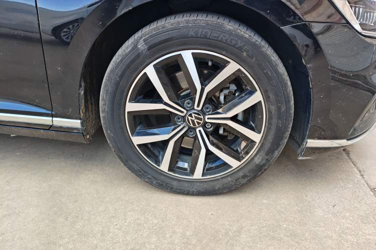 Used Volkswagen Magotan 2020 330TSI DSG Leading Model Right Front Wheel Hub