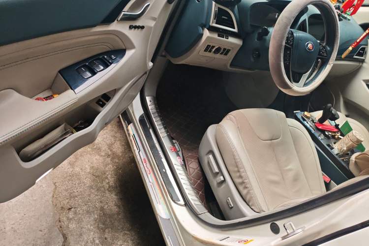 Used BYD Qin New Energy 2014 1.5T Flagship Model
